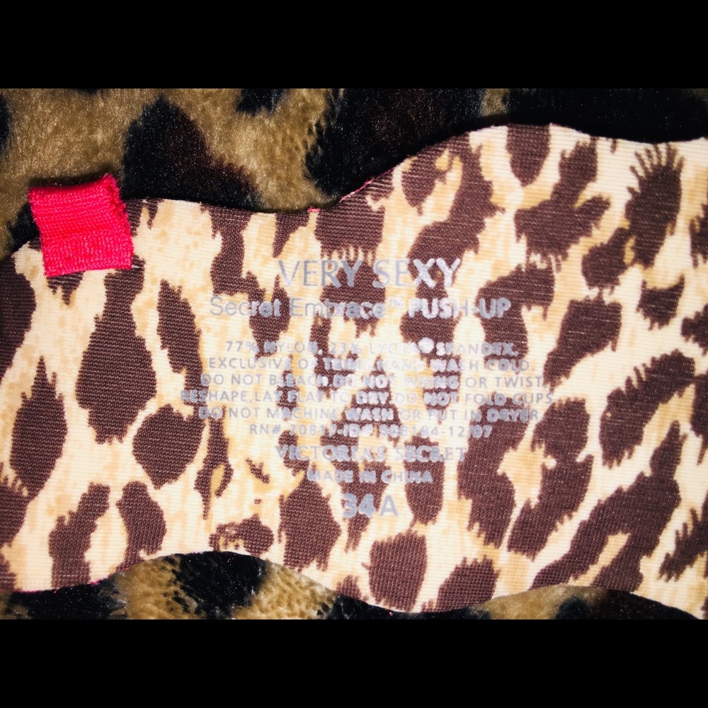 Victoria Secret Bling Push Up Bra - Picture 4 of 8